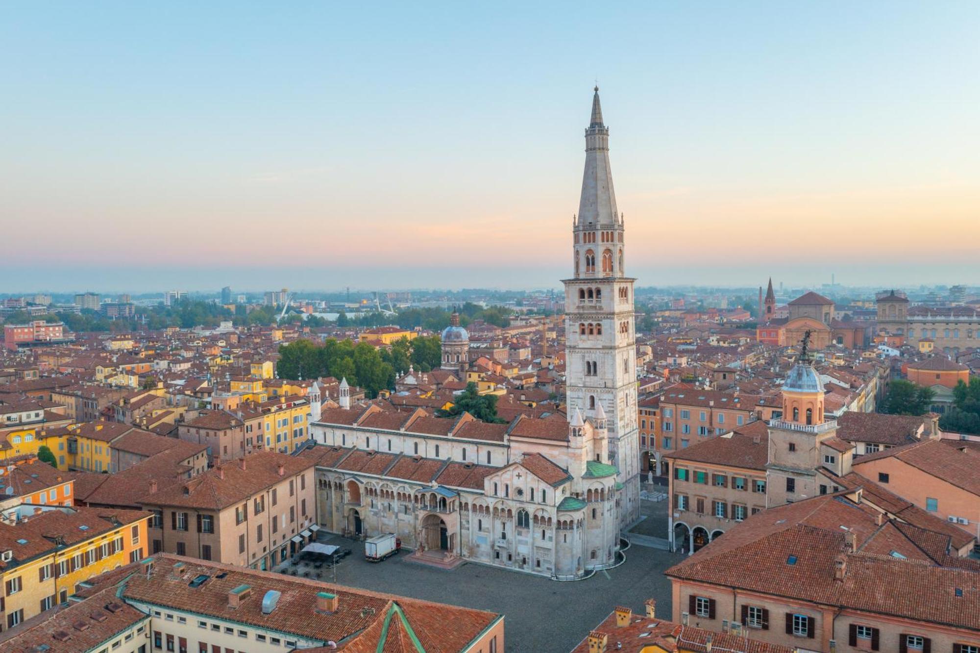 Modena Visit Apartment ภายนอก รูปภาพ